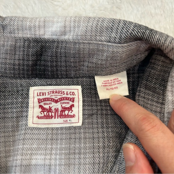 Levi Strauss - Western Style Gray Plaid Long Sleeved Button Up Flannel Shirt - Picture 8 of 12
